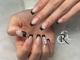 ブラウンフレンチネイル