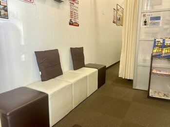 イーグル整骨院 ヨークベニマル美浦店/待合室