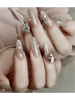 サロン ティアラ ツキジ(salon tiala tsukiji)の写真/長さ出しで指先を綺麗に♪モチのいい丁寧なケアも◎思わず見惚れるほどの美しい指先が叶います♪