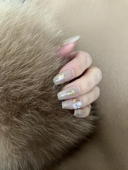 テテネイル(tete.nail)/上品抜け金箔×パールビジュー