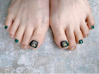 ティエラ(tierra)の写真/【￥4,500～】夏に向けたトレンドデザインを豊富に用意♪サンダル映えする足元に◎