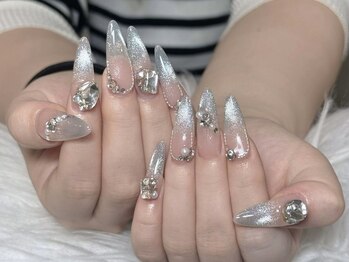 Eli Nails 新宿【エリネイルズ】《長さだし専門店/つけ放題/持ち込み/スカルプ》/キラキラ、グラデーション