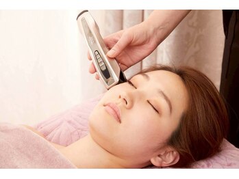 ヘアモード キクチ 銀座店(HAIR MODE KIKUCHI)の写真/自分へのご褒美に最適♪お顔シェービングとフェイシャルで、うるおう艶肌体験を