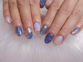 キラキラブルーネイル