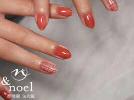 レッドブラウン チェックネイル