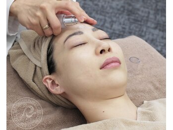 セレネ(SELENE)/3.美容液の導入