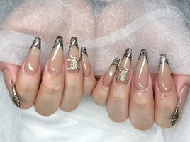フレンチネイル　ブランドパーツ