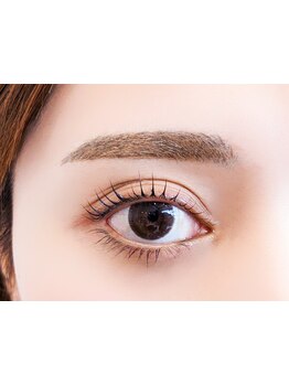 ナチュラル上品な目元にしたい