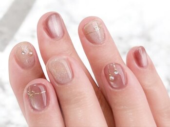 リリー(Lilly)/うるうるマグネットネイル