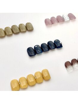 サロンファム 鶴見(Salon Femme)の写真/【抜け感×ひとクセで魅せる、こなれシンプルネイル】綺麗且つ魅せる指先をご提供♪高技術でモチの良さも◎