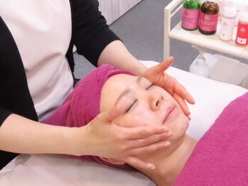 リリーガーデン 手稲店(Lily Garden)の写真/イベント前に◎お肌を磨き上げると話題【最新第5世代ピーリング★￥11000】速攻!乾燥くすみ&毛穴開き解消♪