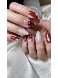 大人っぽいいちごネイル