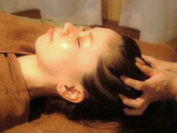 リラクゼーション穏穏 のんのん 新大阪 西中島南方の写真/アロマ全身+ヘッドスパのセットが大人気◎自律神経が整う深い癒し*心身を解放しぐっすり眠れる身体へ…*