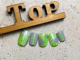 グレー・ネオン