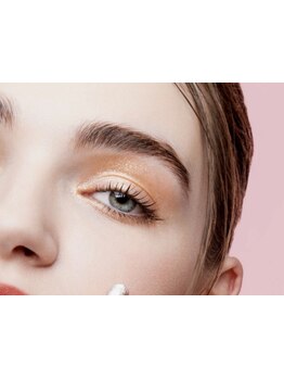 ナチュラル上品な目元にしたい