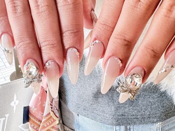 リノ(Lino)/ビジューネイル