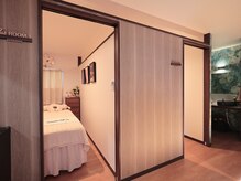 スマイル スパ(Smile SPA)/サロン内観(施術ベット)