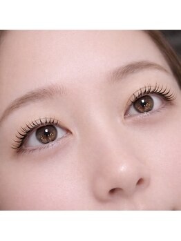 アオゾラヘアーヒカリノモリ(AOZORA HAIR hikarinomori)/メーテルロッドで作る愛され目元