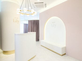 サロン ド リリー(salon de Lily)/大人可愛い受付&待合スペース*
