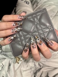 ヒョウ柄ネイル