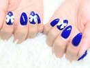 鮮やかブルーリボンネイル