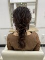 ミローズ(MIROSE)&nbsp;友人の結婚式でヘアメイク！さくっと仕上げるプロの技。尊敬です