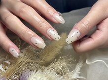 サロンドフォーエイチ(salon de 4H)/ホワイト×ドットネイル
