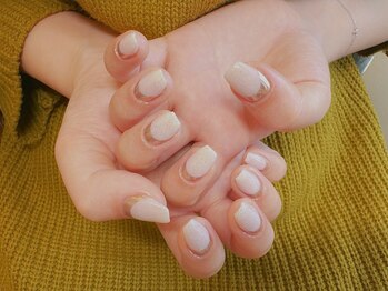 サロン ド リス(salon de LYS)の写真/最旬トレンドデザインも季節を取り入れたネイルもお任せ♪ハイセンスなアートで大人女性を魅了する指先へ★