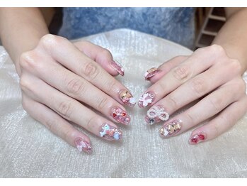 ナナネイル(Nana Nail)/キラキラキャラクターネイル