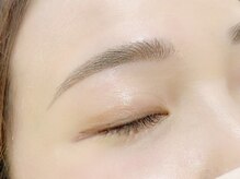 ～　韓国風平行アーチ眉　～　眉毛のお悩みお任せ下さい！！