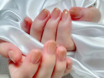 リフテッド(Lifted)の写真/【ワンランク上のシンプルネイルを…】肌なじみの良いヌーディーカラー多数◎オフィスネイルにもおすすめ＊