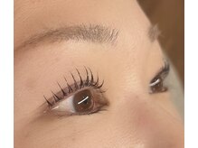 エゾン(Ezon)の雰囲気（トリートメント＋まつ毛パーマで毛先までツヤツヤの束感まつ毛）