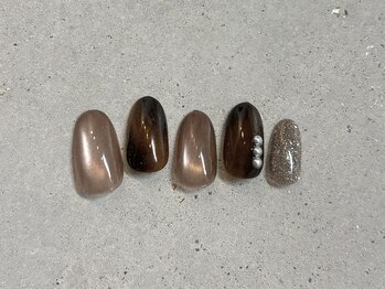 ブルースター 名古屋名駅店/今月のアート【10月】