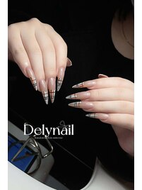 チェック柄 × フレンチネイル