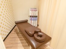 つつじが丘整骨院鍼灸マッサージ院の雰囲気（ベッド5台カーテンで仕切られているのでプライベート空間を実現）