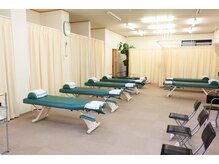 北越谷みんなの鍼灸整骨院/施術用ベッド