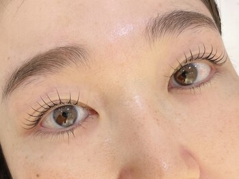 ネオリーブ ウリ(Neolive uri)/まつ毛パーマ+ブラックティント