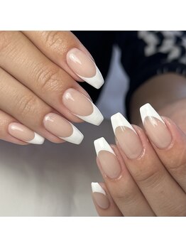 ネイルアトリエビー(nail atelier be’)/きれいめ白フレンチ