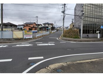 のあ整体院/専門学校の左側の道