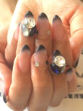 トータルサロン 白べぇーっ プラス/ネイビーネイル♪