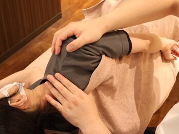カラダファクトリー 三軒茶屋店の写真/【肩集中でスッキリ★】肩甲骨×骨盤調整コース(首/肩/背中/腰)60分コース