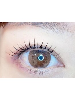 ナチュラル上品な目元にしたい