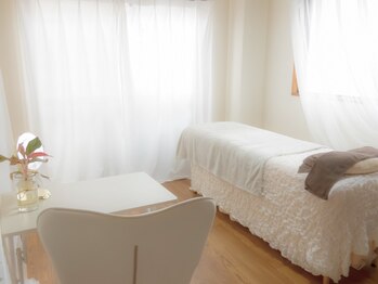 マーブル(marble)の写真/《眼精疲労にお悩みの方へ》落ち着いた店内でゆったり♪独自技術のまつ毛パーマで、瞼まで軽やか快適に◎