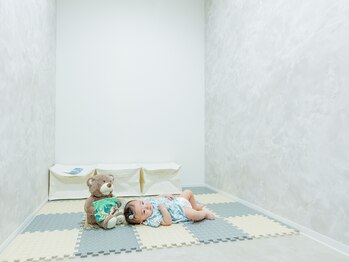 KOA お顔そりフェイシャルケア&まつ毛パーマアイブロウ枚方店の写真/キッズスペース完備でお子様連れも大歓迎♪完全個室だから周りを気にせず自分だけの美容時間を満喫