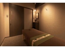 マッサージ整体院 なごみや 銀座店の雰囲気（プライベート空間の落ち着いた個室。）