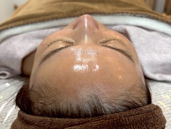 ラ トゥール(La tour)の写真/【頑固な毛穴悩みを根本解消】 Litの最新技術で黒ずみ・開きを徹底ケア◎驚きのトーンアップと艶肌へ♪