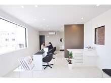 ネイルルーム シャイニー 学園の森店(nail room Shiny)/お店の内観です