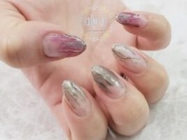 キラキラニュアンスネイル