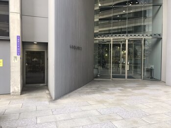 ヒップス(HIPs)/オフィスビル入口