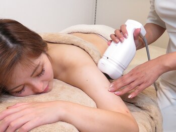 ビアル(VIALU)/ライポで気になる二の腕を！